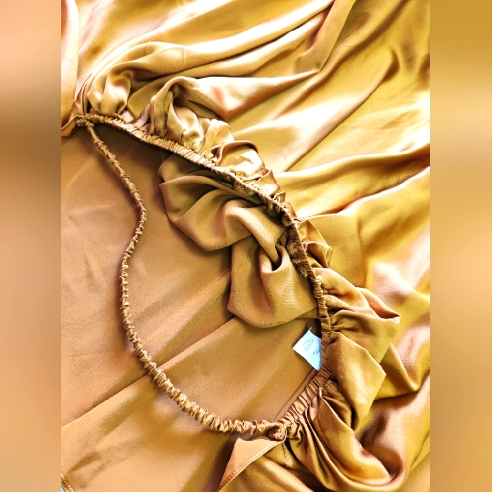 ✨️Amanda Uprichard Antique Bronze Blouse 100% Silk Mannequin Worn Only✨️ - Picture 13 of 16